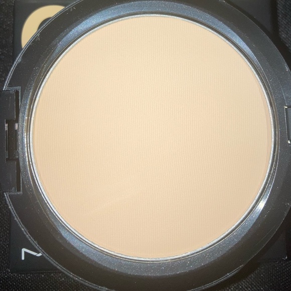 x1 MAC C3 STUDIO FIX POWDER PLUS FOUNDATION BRAND NEW BOXED - Picture 8 of 12